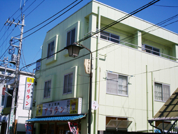 アジヤビル